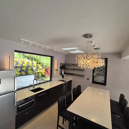 Villa Designer Above Balaton & Near Water *