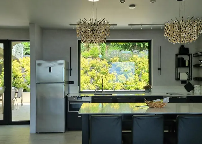 Designer Above Balaton & Near Water Villa Balatonakarattya